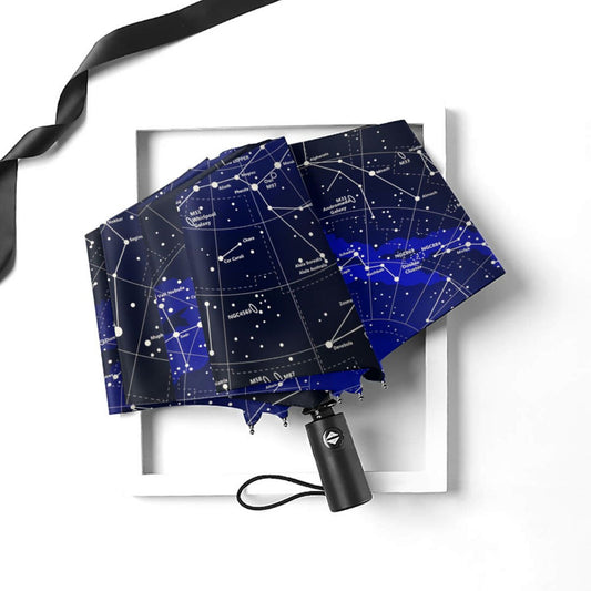 Kleiner, kompakter Regenschirm mit Sternennacht-Print